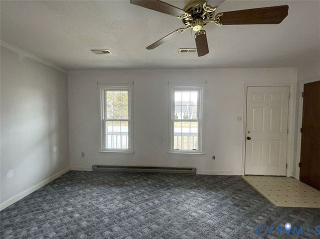 6341 Sledds Lake Rd, Mechanicsville, VA 23111