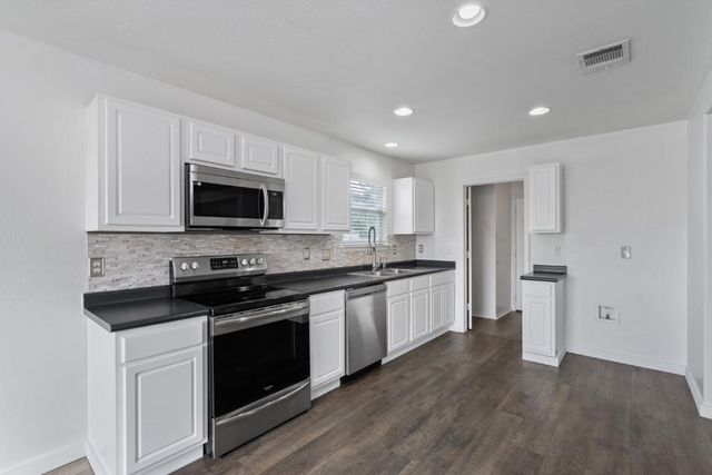 410 Tower DR, Kyle, TX 78640