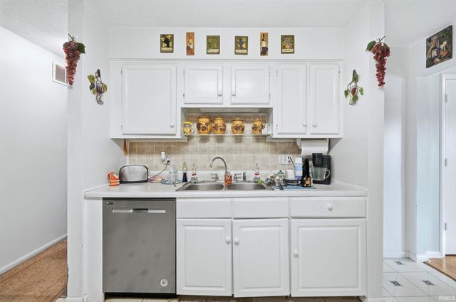 210 Rockberry Drive, Carmel, IN 46032