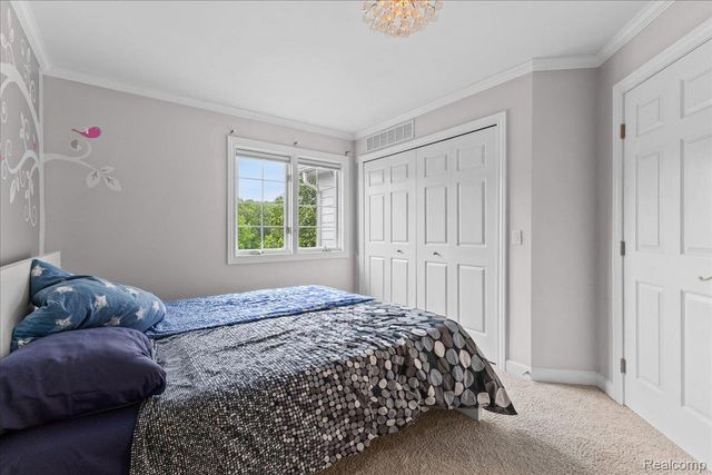 2160 W Buell Road, Oakland Charter Township, MI 48363