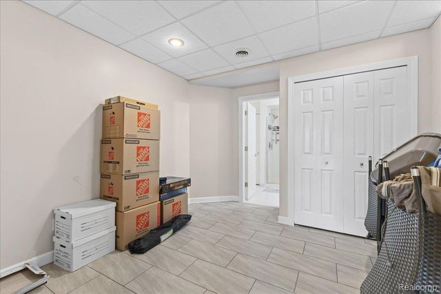 2160 W Buell Road, Oakland Charter Township, MI 48363