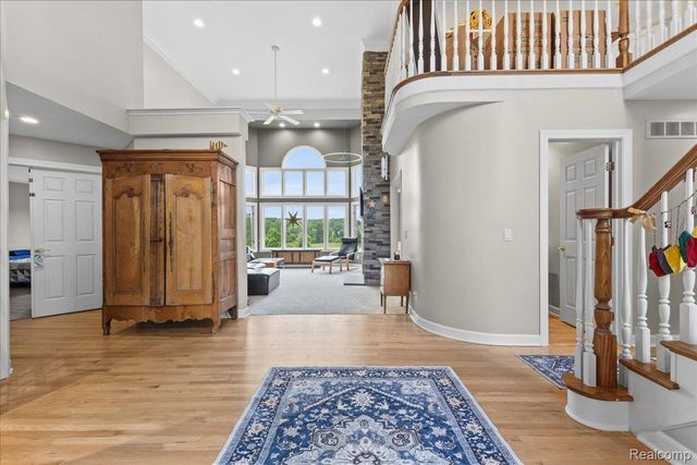 2160 W Buell Road, Oakland Charter Township, MI 48363