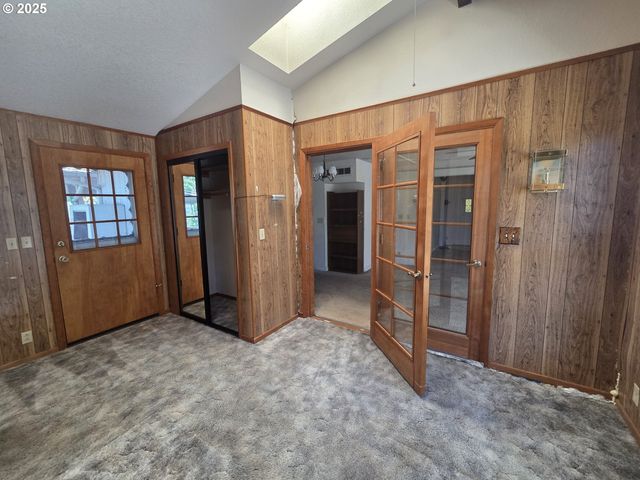 1628 Ne TAYLOR St, Roseburg, OR 97470