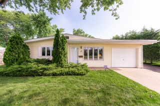 311 Kingswood Drive, North Aurora, IL 60542