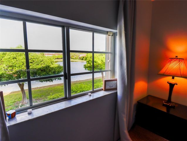 3825 SW 153rd Ct, Miami, FL 33185