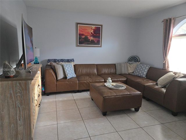 3825 SW 153rd Ct, Miami, FL 33185