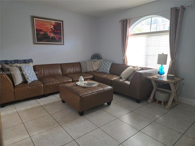 3825 SW 153rd Ct, Miami, FL 33185