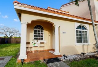 3825 SW 153rd Ct, Miami, FL 33185