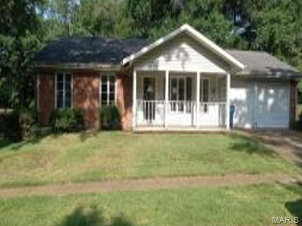 12719 Meadowdale Drive, St Louis, MO 63138