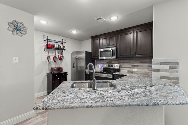 6810 Topaz Drive, Greenville, TX 75402