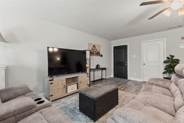 6810 Topaz Drive, Greenville, TX 75402