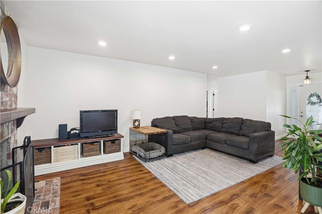 30046 Abelia, Canyon Country, CA 91387
