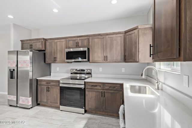 6350 S Oriole Circle, Tucson, AZ 85746