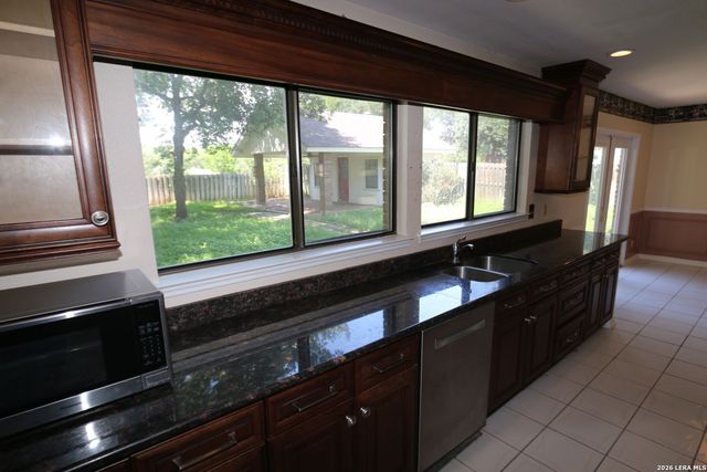 115 Country Lane, Castroville, TX 78009