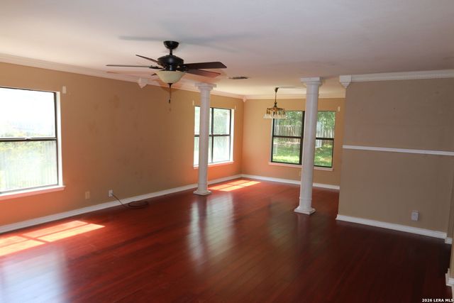 115 Country Lane, Castroville, TX 78009