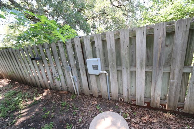 115 Country Lane, Castroville, TX 78009