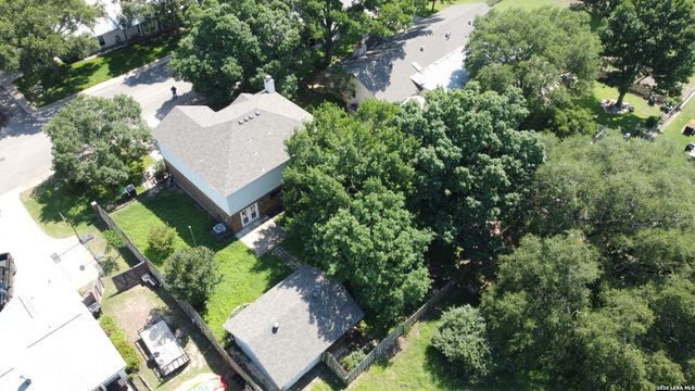 115 Country Lane, Castroville, TX 78009