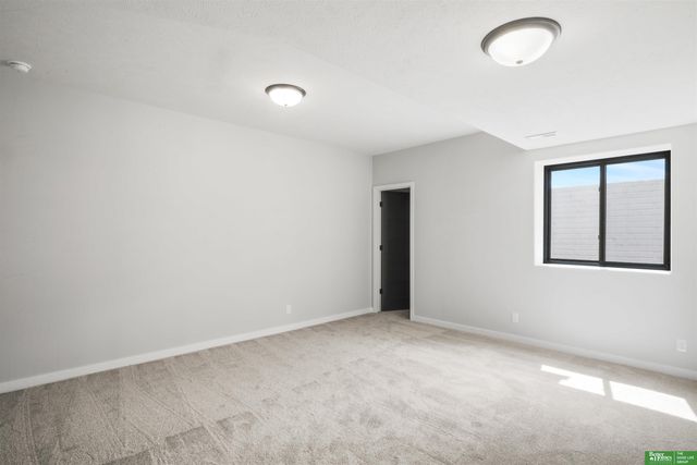 5430 N 212 Avenue, Elkhorn, NE 68022