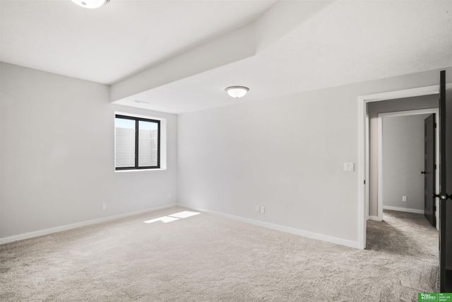 5430 N 212 Avenue, Elkhorn, NE 68022