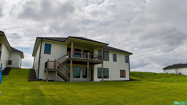 5430 N 212 Avenue, Elkhorn, NE 68022