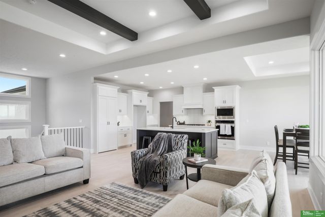 5430 N 212 Avenue, Elkhorn, NE 68022