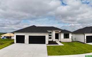 5430 N 212 Avenue, Elkhorn, NE 68022