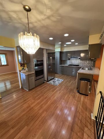 14281 Elgin Street, Oak Park, MI 48237