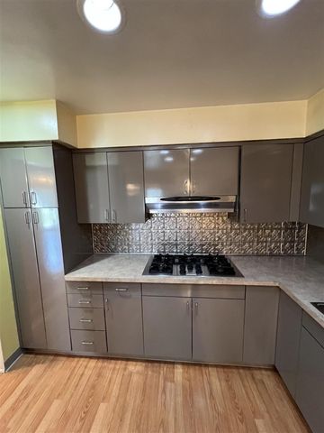 14281 Elgin Street, Oak Park, MI 48237