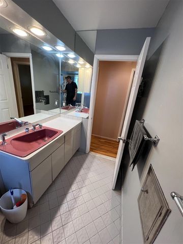 14281 Elgin Street, Oak Park, MI 48237