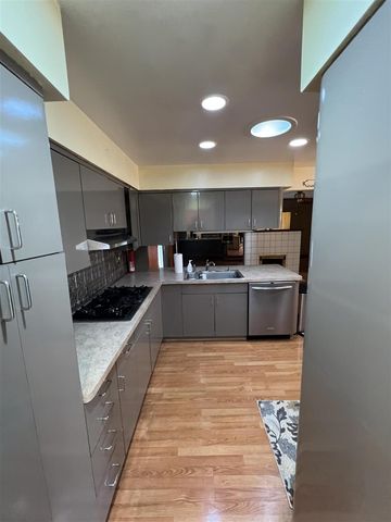 14281 Elgin Street, Oak Park, MI 48237