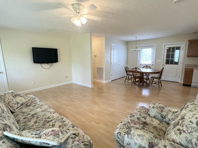 373 Lawless Lane, Jamestown, KY 42629