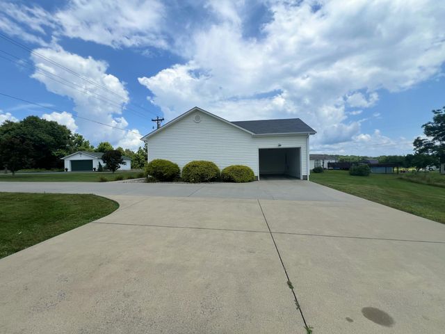 373 Lawless Lane, Jamestown, KY 42629