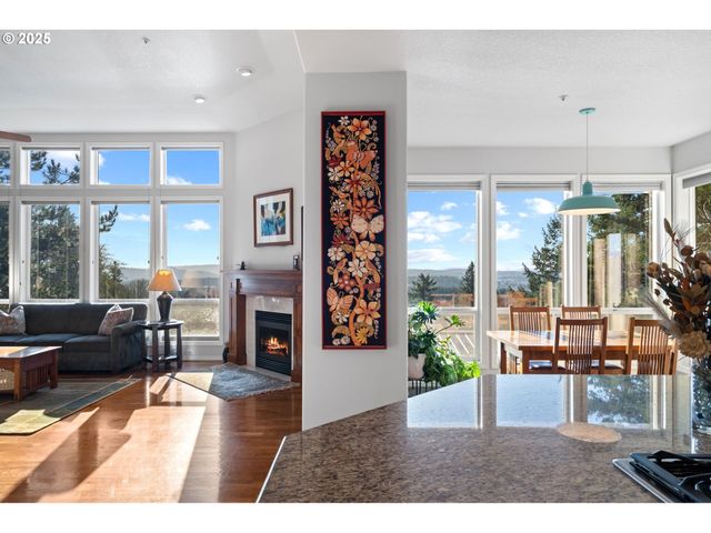 12449 Sw 55TH Pl, Portland, OR 97219