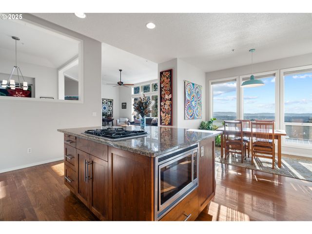 12449 Sw 55TH Pl, Portland, OR 97219