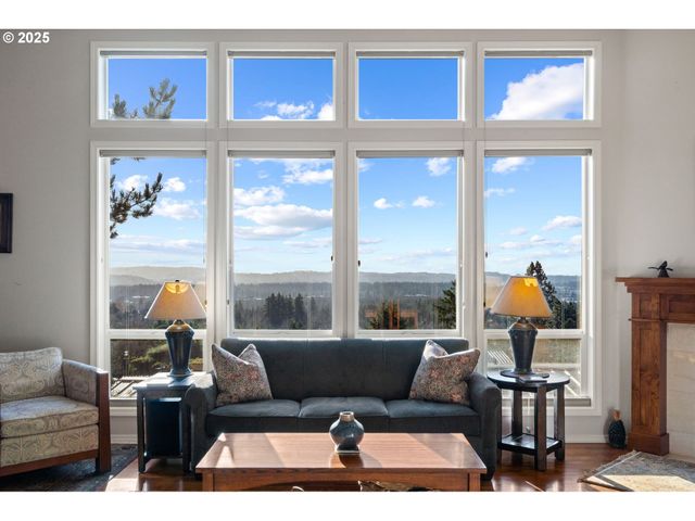 12449 Sw 55TH Pl, Portland, OR 97219