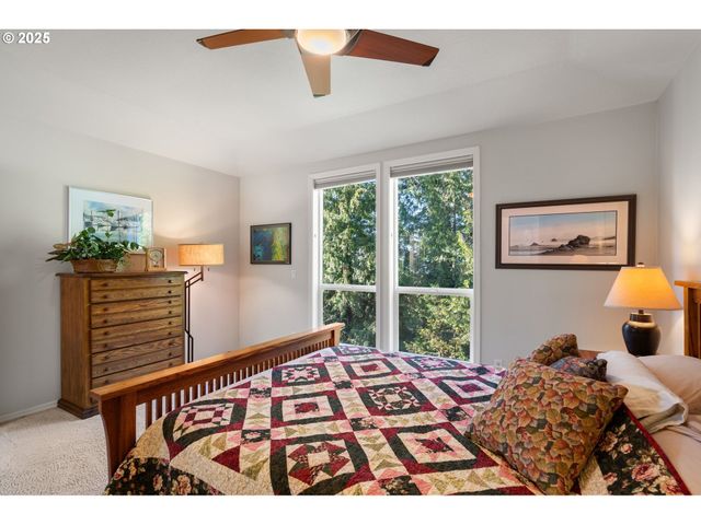 12449 Sw 55TH Pl, Portland, OR 97219