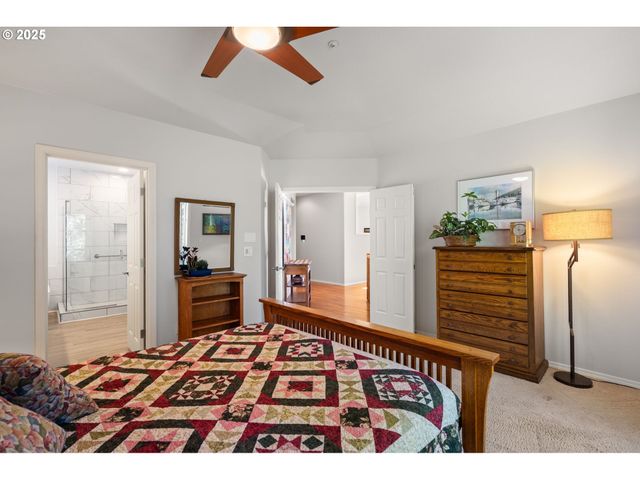 12449 Sw 55TH Pl, Portland, OR 97219