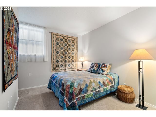 12449 Sw 55TH Pl, Portland, OR 97219