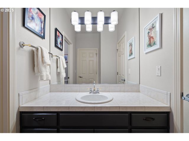 12449 Sw 55TH Pl, Portland, OR 97219