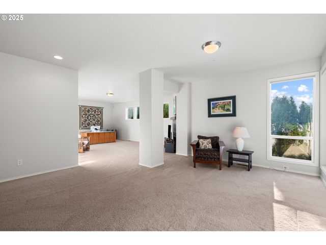 12449 Sw 55TH Pl, Portland, OR 97219