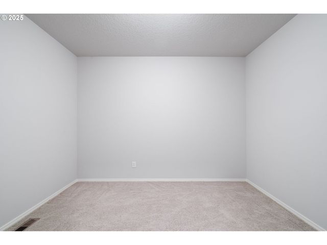 12449 Sw 55TH Pl, Portland, OR 97219