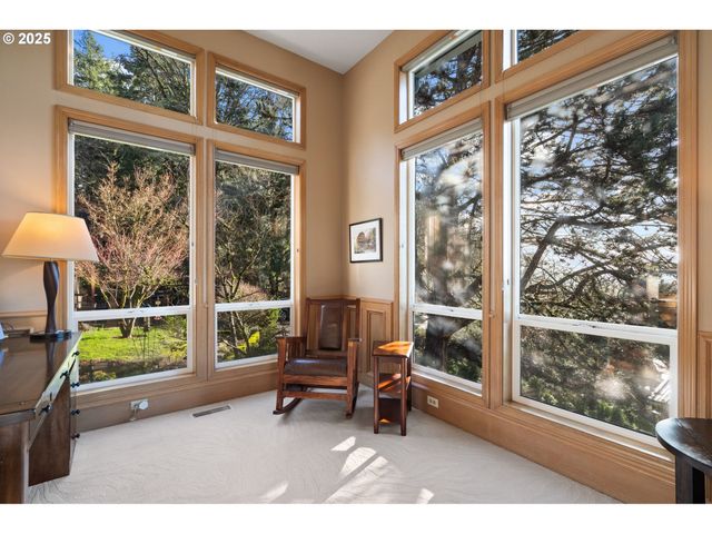 12449 Sw 55TH Pl, Portland, OR 97219