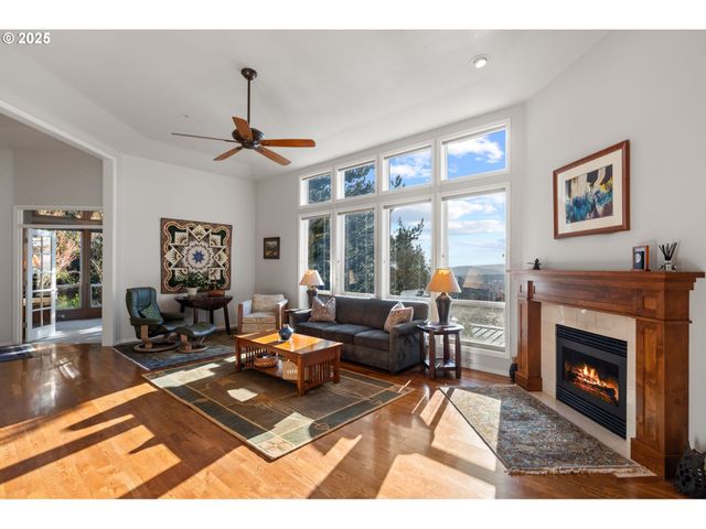 12449 Sw 55TH Pl, Portland, OR 97219