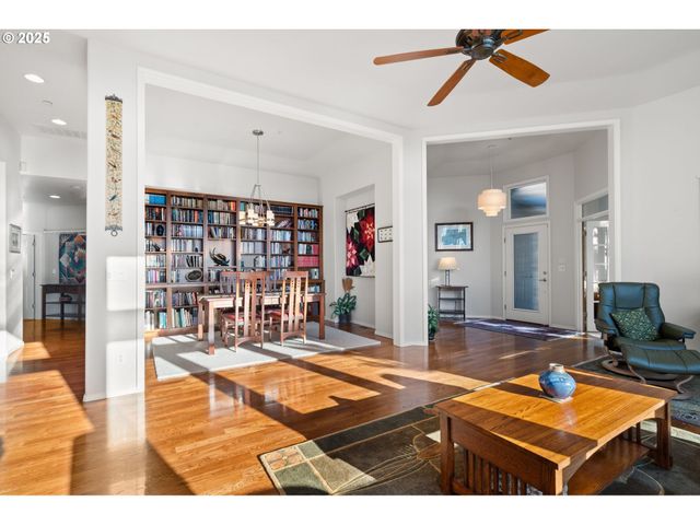 12449 Sw 55TH Pl, Portland, OR 97219