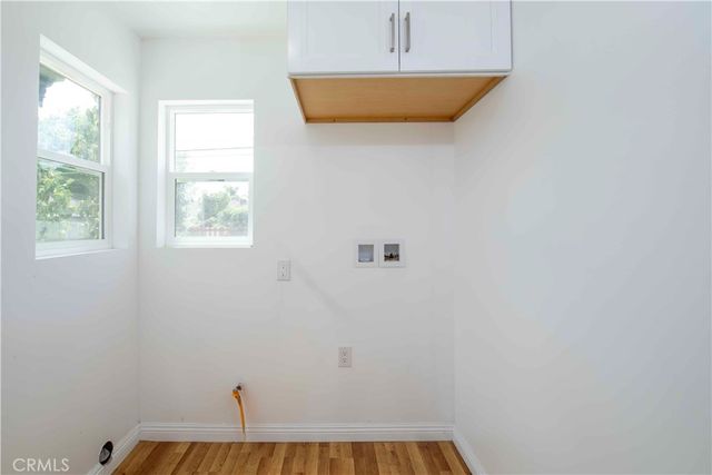 1330 W 48th, Los Angeles, CA 90037