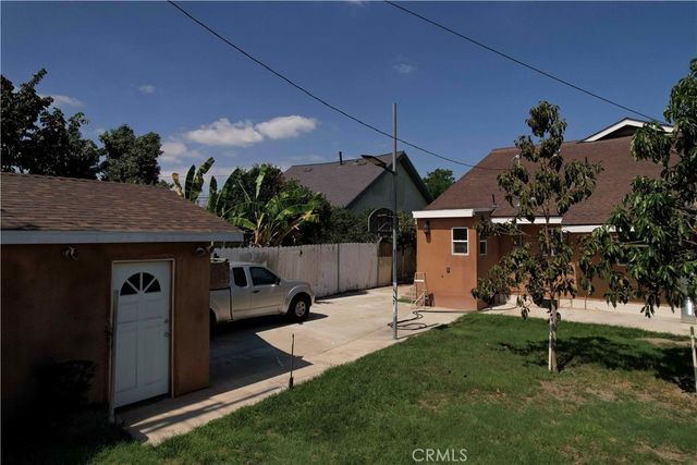 1330 W 48th, Los Angeles, CA 90037