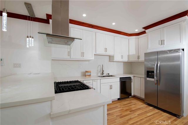 1330 W 48th, Los Angeles, CA 90037