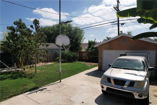 1330 W 48th, Los Angeles, CA 90037