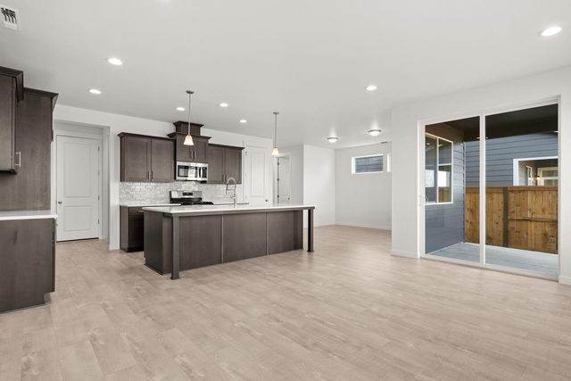 145 Valemont Drive 38, Eagle Point, OR 97524