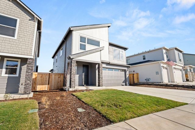 145 Valemont Drive 38, Eagle Point, OR 97524